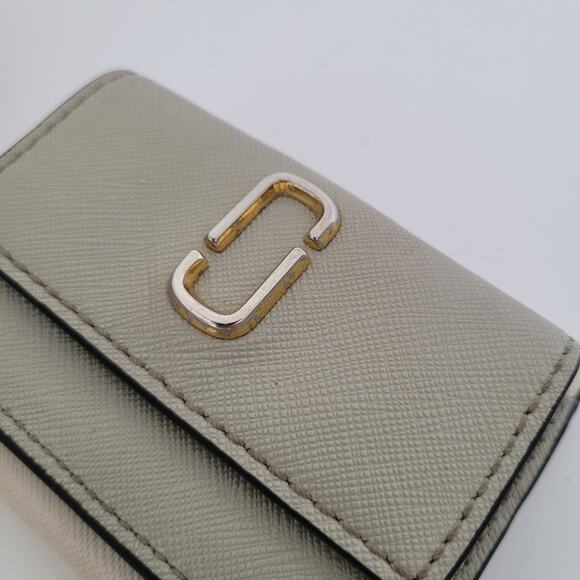 MARC JACOBS The Snapshot Small Trifold Wallet Card Bill Mini Compact Gray Pink - Picture 12 of 12